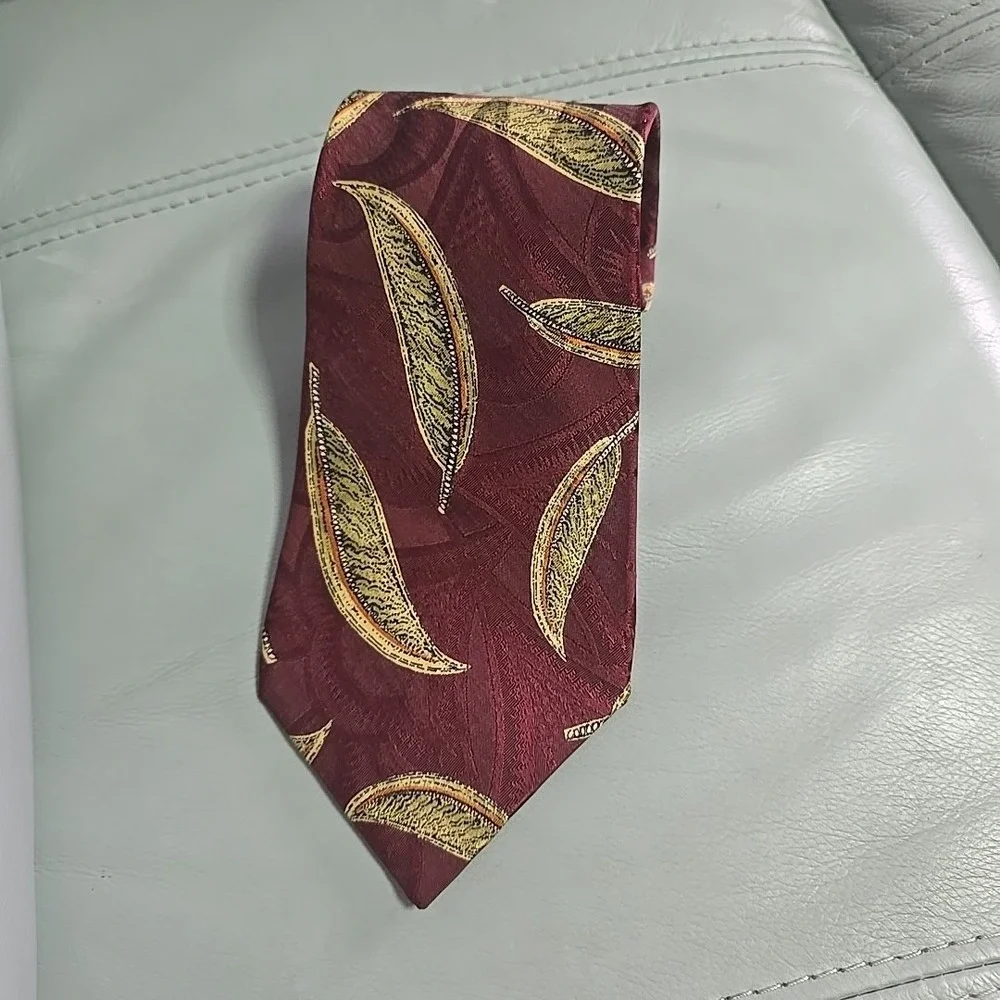 Burberry Silk Wool Blend Tie Maroon & Green Leaf‎ Design Made In USA